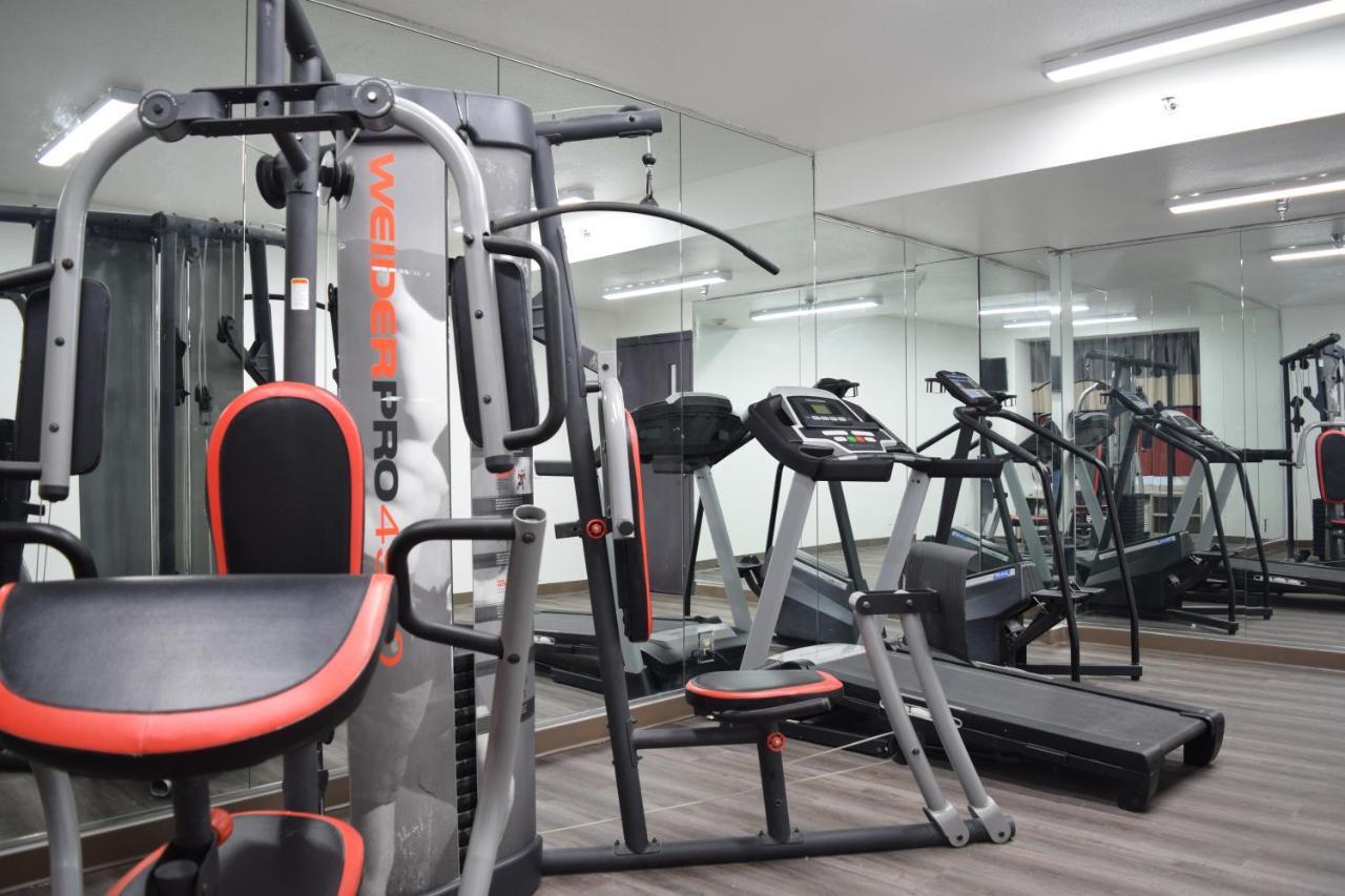 Travelers Inn And Suites Ρόλι Εξωτερικό φωτογραφία