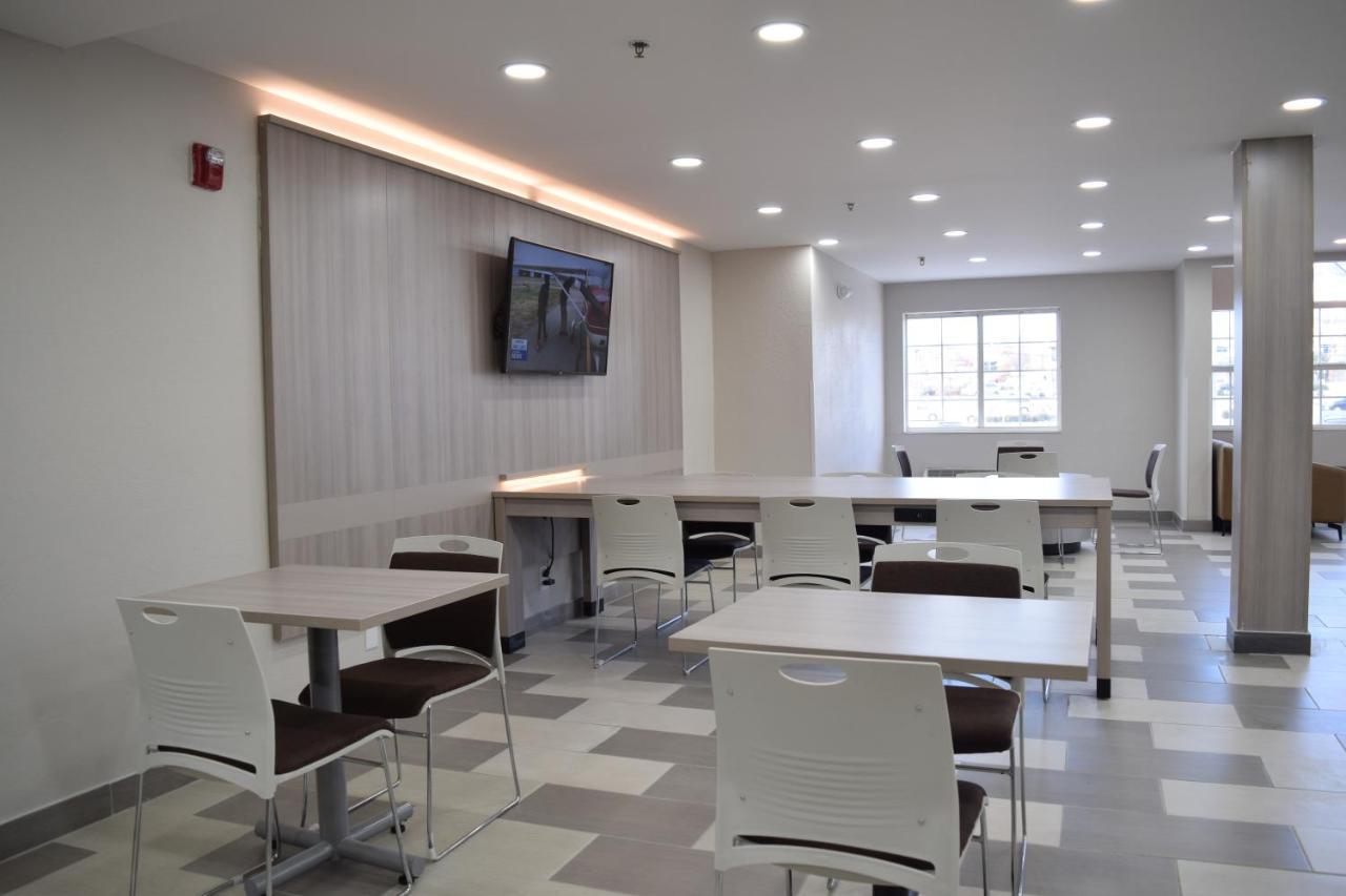 Travelers Inn And Suites Ρόλι Εξωτερικό φωτογραφία